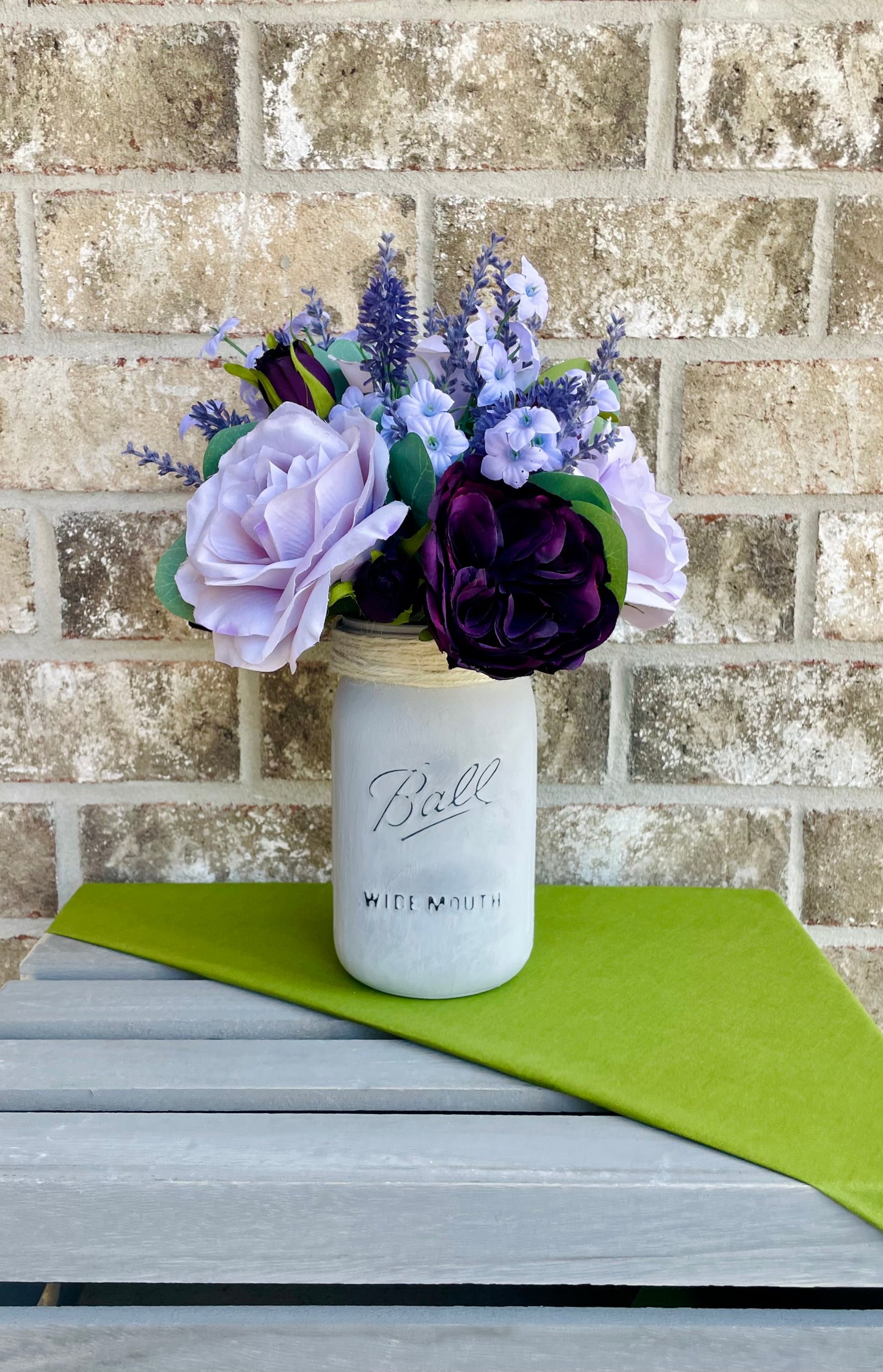 Light Purple Rose Arrangement
