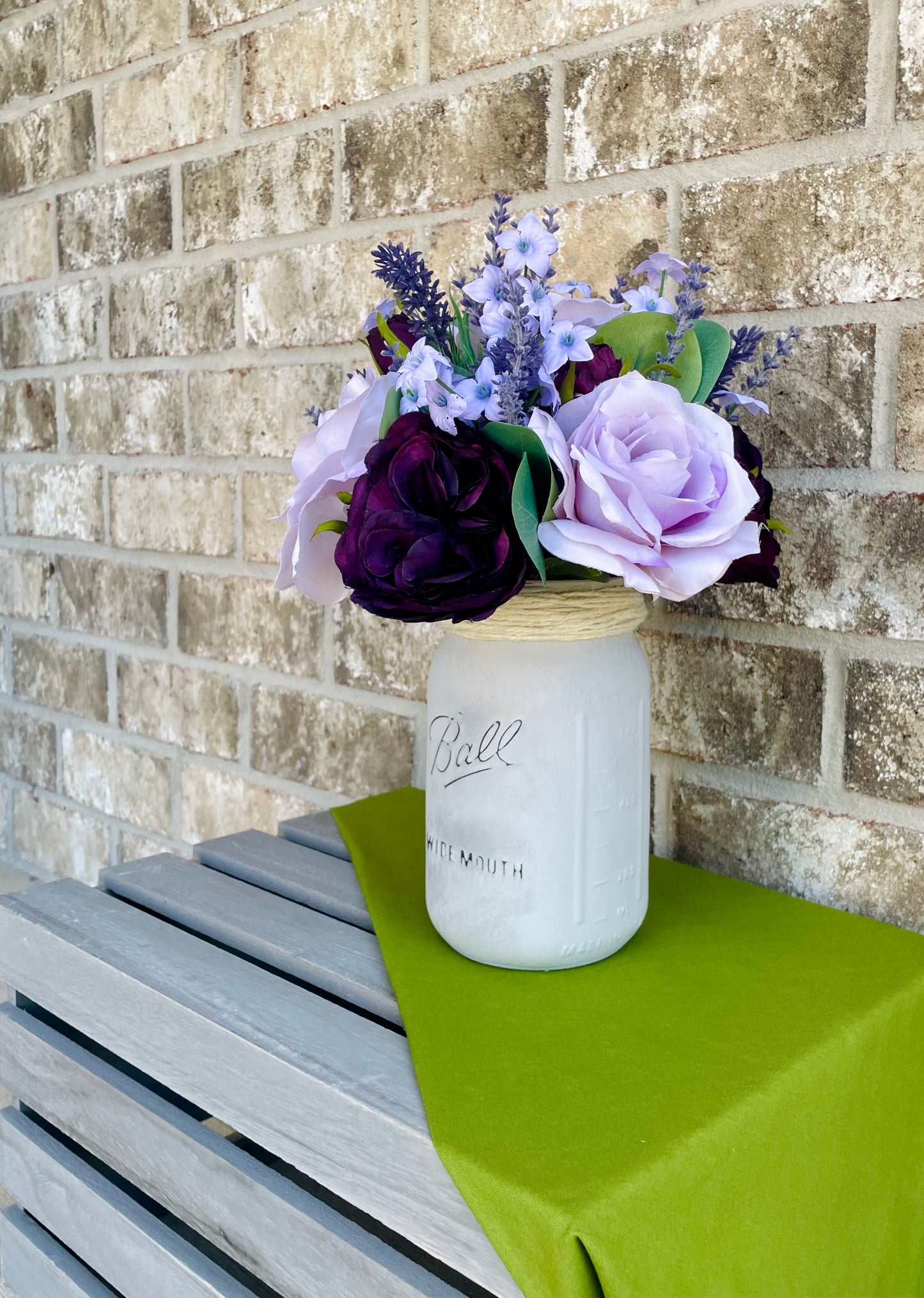 Light Purple Rose Arrangement